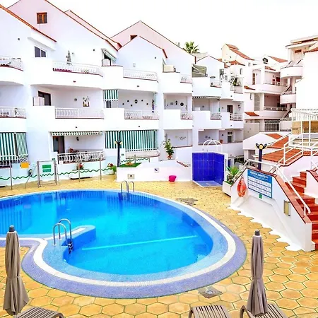 Diamantes Home, Cristianos, Heated Pool & Aircon Lägenhet *