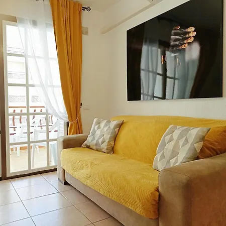 Diamantes Home, Cristianos, Heated Pool & Aircon Lägenhet *