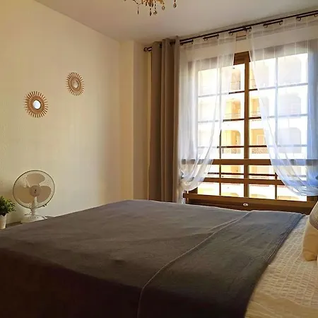 Diamantes Home, Cristianos, Heated Pool & Aircon Lägenhet *